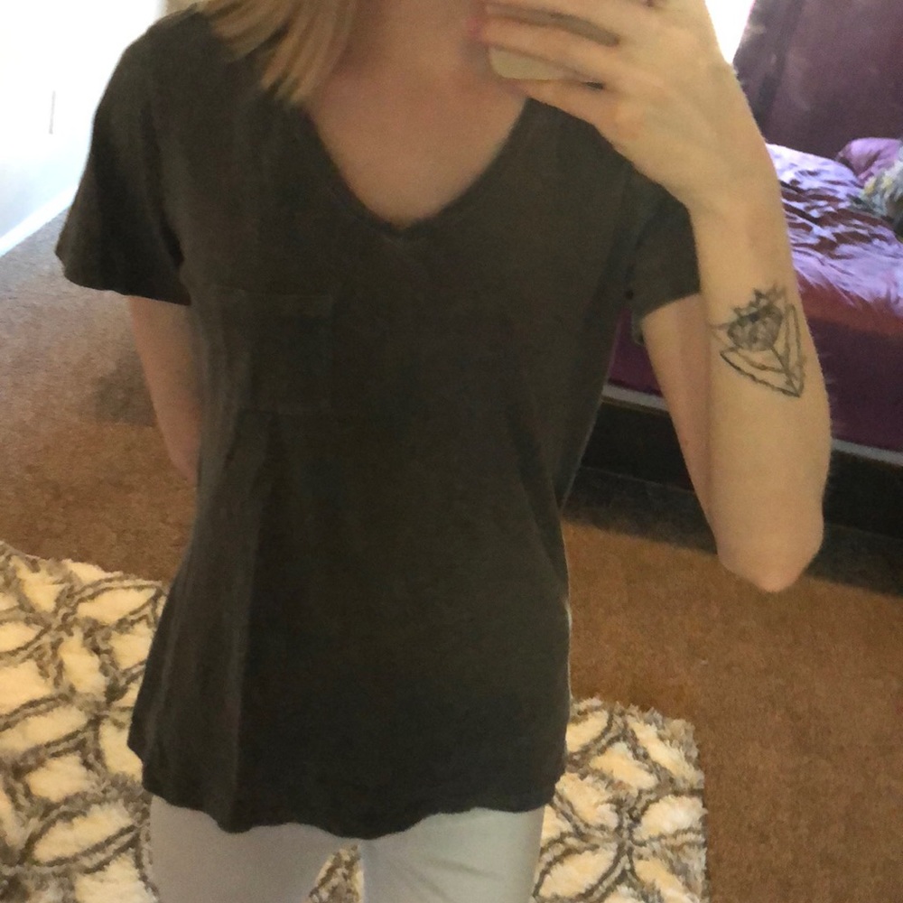 ⚜️Time and Tru women’s v neck